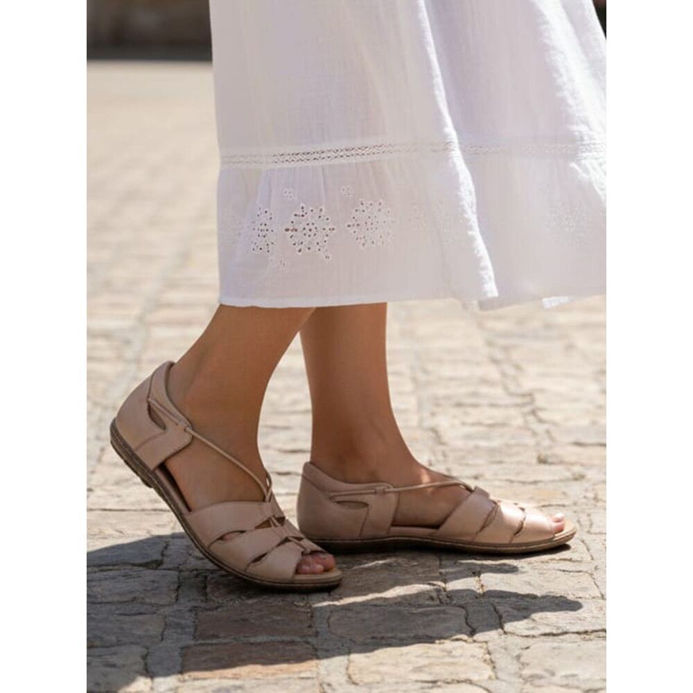 Earth Blush Leather Cutout Slip-On Shoes - Size 7.5
